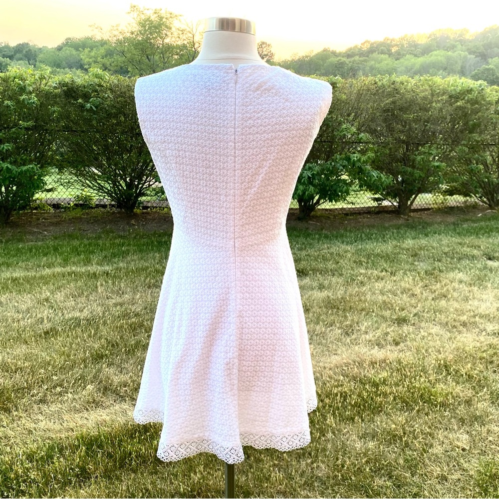 Arthur Levine Tahari Sleeveless Dress - Picture 10 of 16